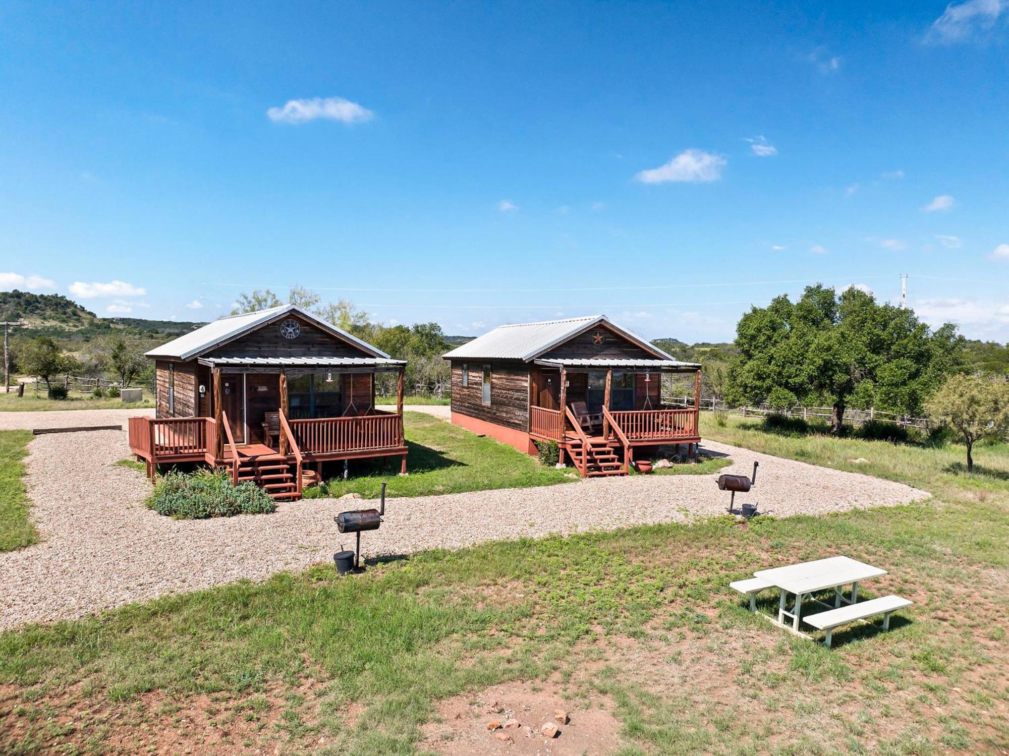 Enchanted Rockview Cabins Crabapple 外观 照片