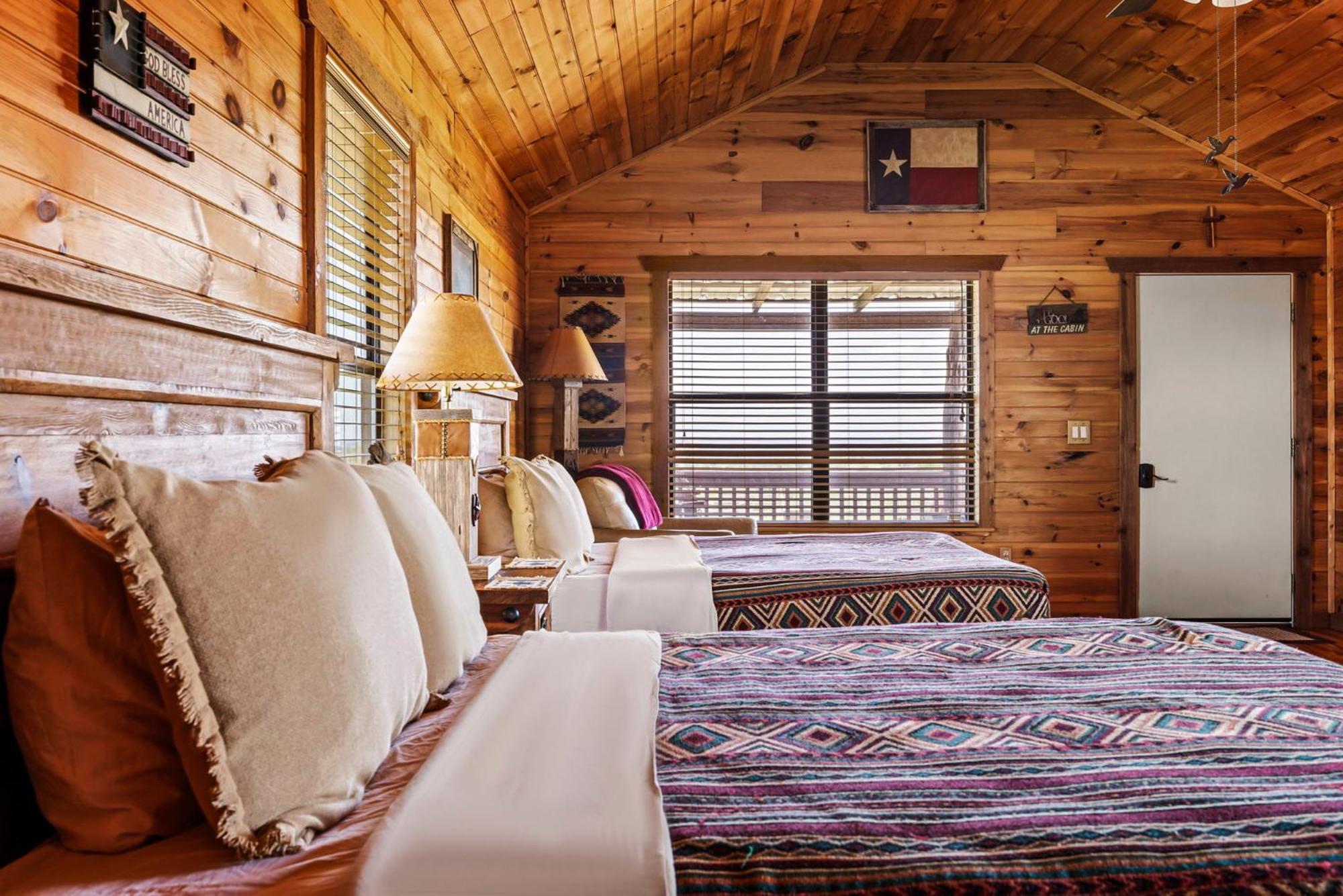 Enchanted Rockview Cabins Crabapple 客房 照片