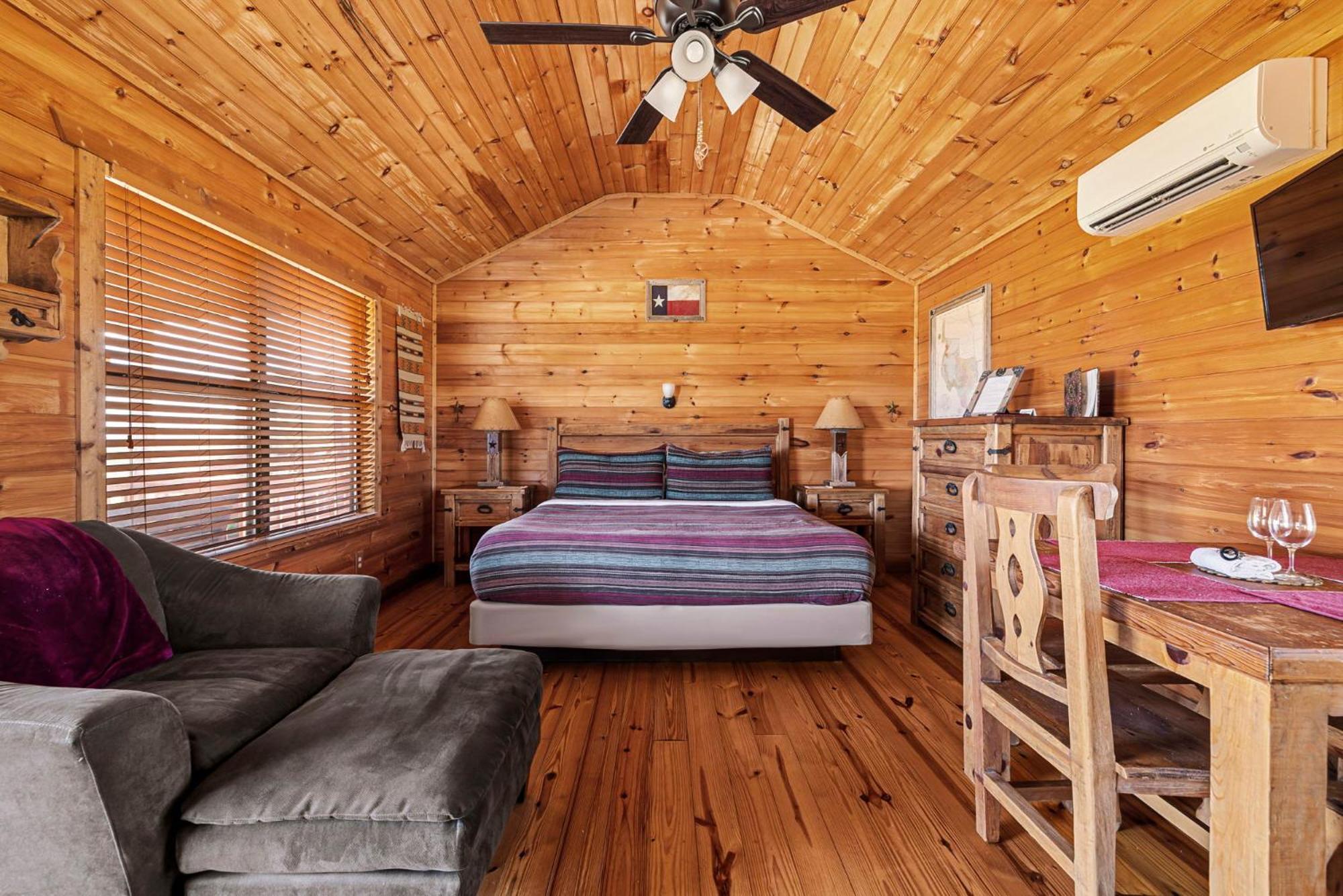 Enchanted Rockview Cabins Crabapple 客房 照片
